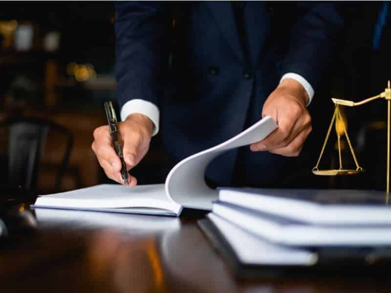 https://www.alflawyers.com.au/wp-content/uploads/2020/10/Commercial-Law-14-e1602129311804.jpg